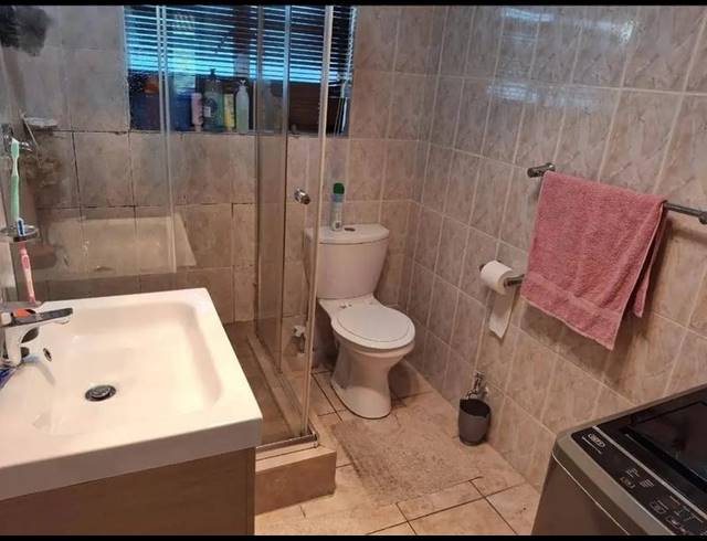 2 BEDROOM APARTMENT FOR SALE IN SOUTHDALE